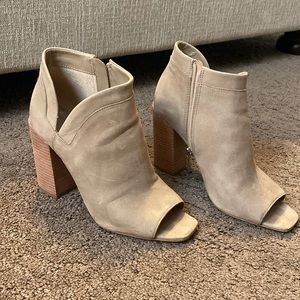 Vince Camuto Fedrilla Open Toe Tan Bootie